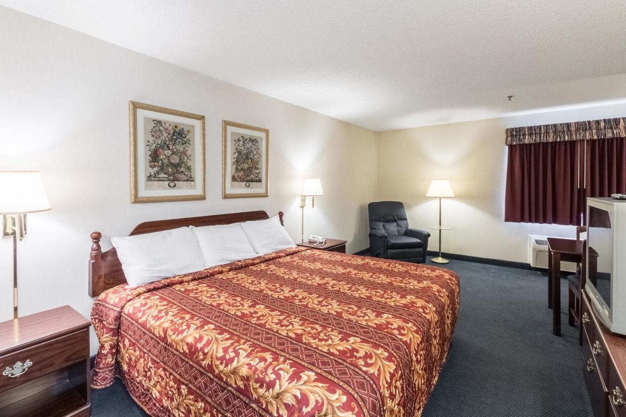 Quality Express Inn & Suites Mineral Wells Экстерьер фото
