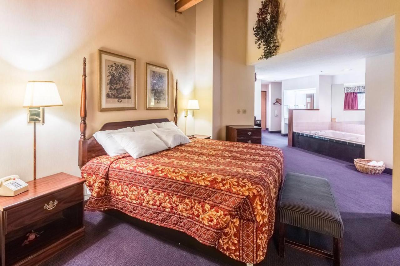 Quality Express Inn & Suites Mineral Wells Экстерьер фото