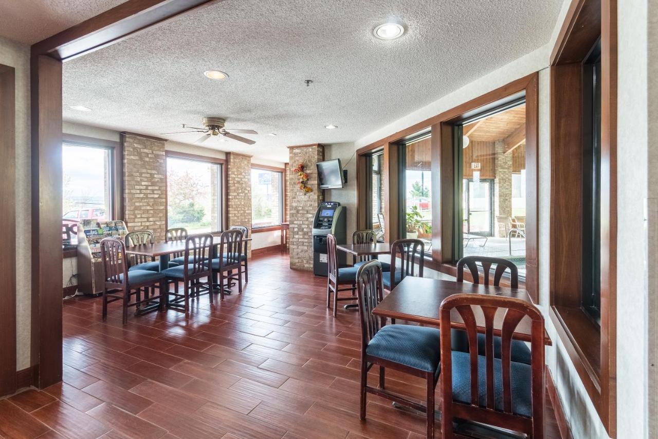 Quality Express Inn & Suites Mineral Wells Экстерьер фото