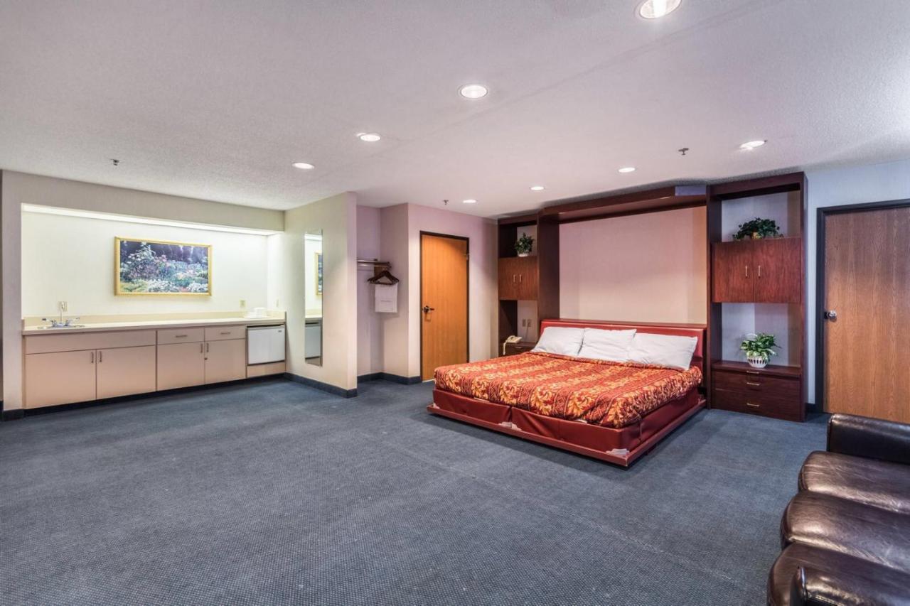 Quality Express Inn & Suites Mineral Wells Экстерьер фото