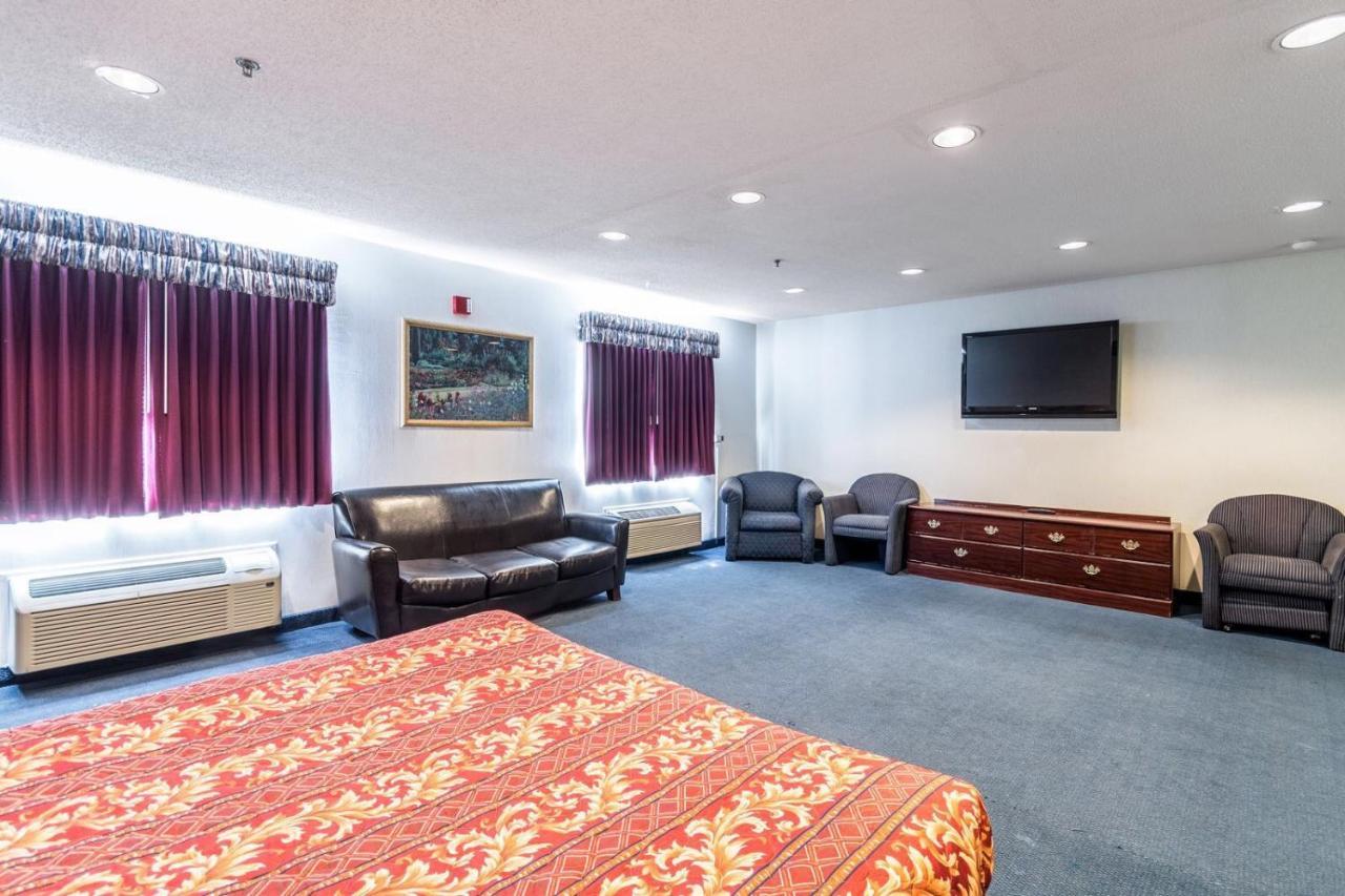 Quality Express Inn & Suites Mineral Wells Экстерьер фото